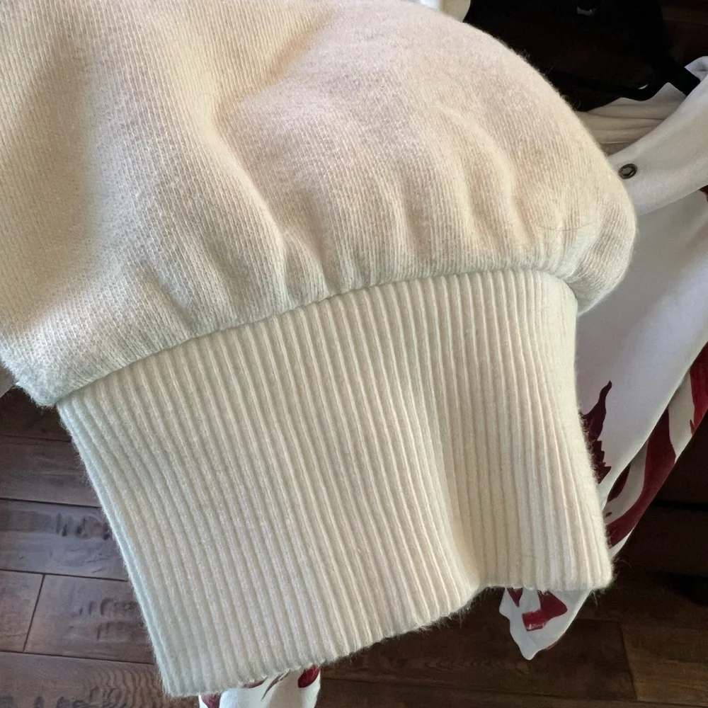 We The Free It’s a Vibe Red Floral Hoodie - Picture 6 of 6